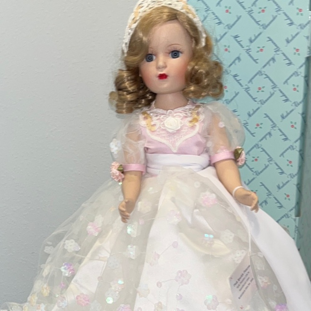 Madame Alexander Pink Sparkle Princess with certificate of authenticity.